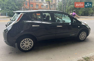 Хэтчбек Nissan Leaf 2015 в Днепре