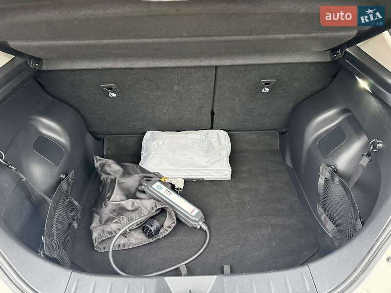 Хэтчбек Nissan Leaf 2021 в Броварах