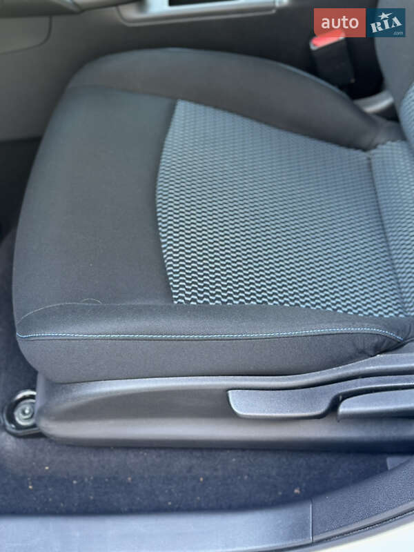 Хэтчбек Nissan Leaf 2022 в Сторожинце