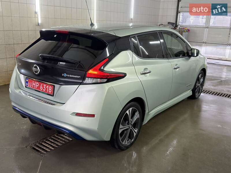 Хетчбек Nissan Leaf 2018 в Кременчуці