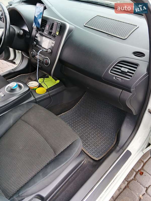 Хэтчбек Nissan Leaf 2014 в Кременчуге фото 8 Хэтчбек Nissan Leaf 2014 в Кременчуге