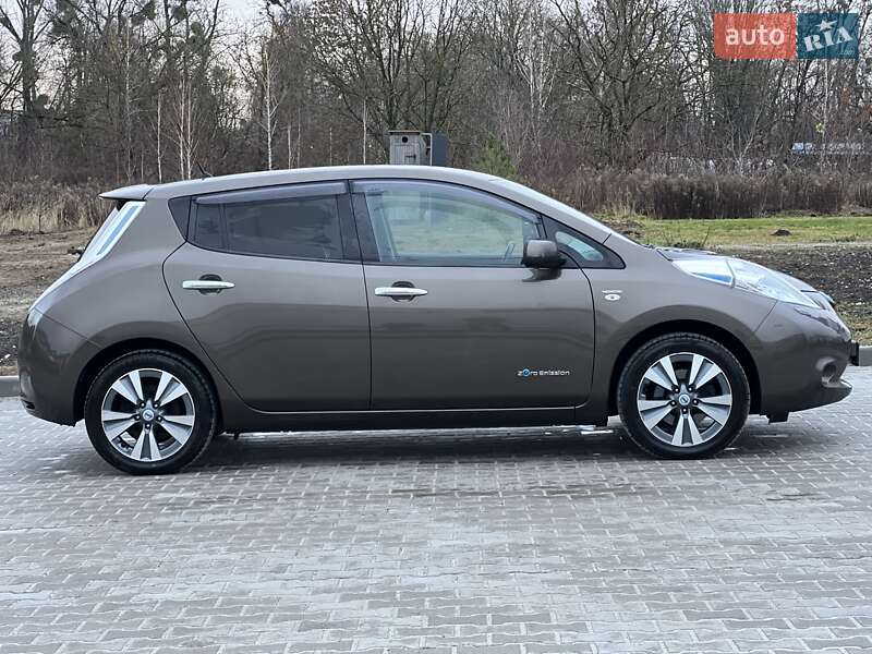 Хэтчбек Nissan Leaf 2017 в Ровно