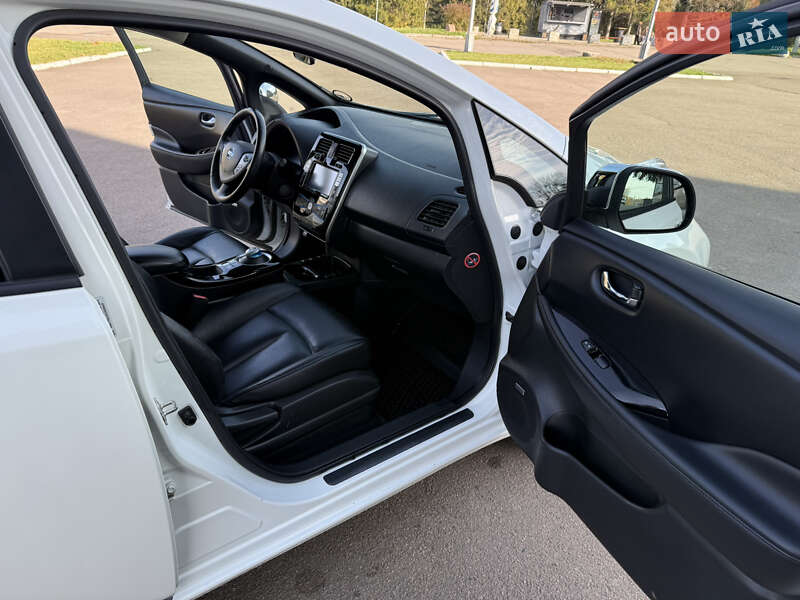 Хэтчбек Nissan Leaf 2014 в Ровно