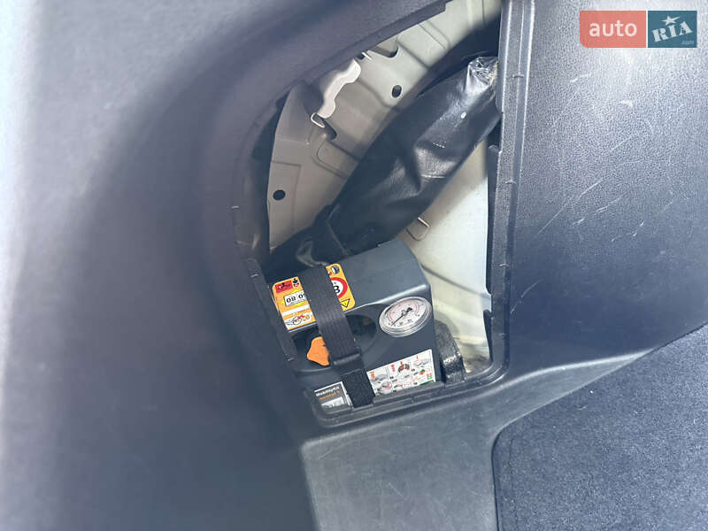 Хэтчбек Nissan Leaf 2014 в Ровно