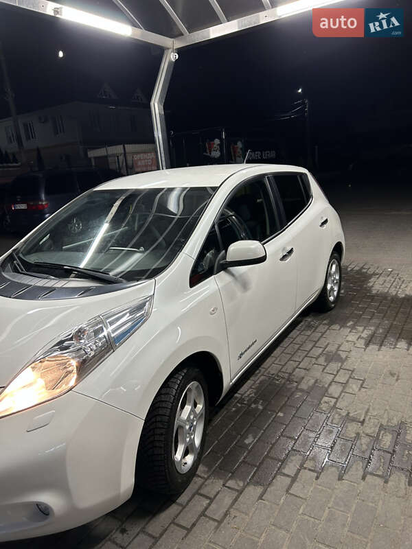 Хэтчбек Nissan Leaf 2014 в Ровно фото 2 Хэтчбек Nissan Leaf 2014 в Ровно