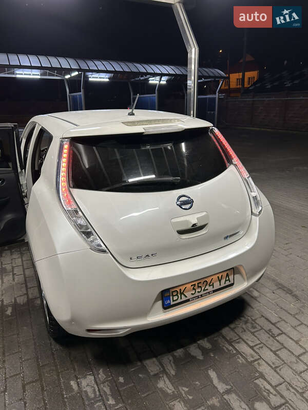 Хэтчбек Nissan Leaf 2014 в Ровно фото 10 Хэтчбек Nissan Leaf 2014 в Ровно