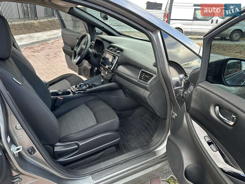 Хетчбек Nissan Leaf 2023 в Рівному