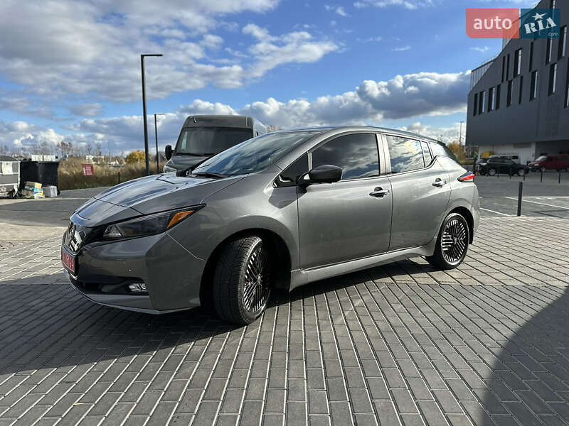 Хетчбек Nissan Leaf 2023 в Рівному