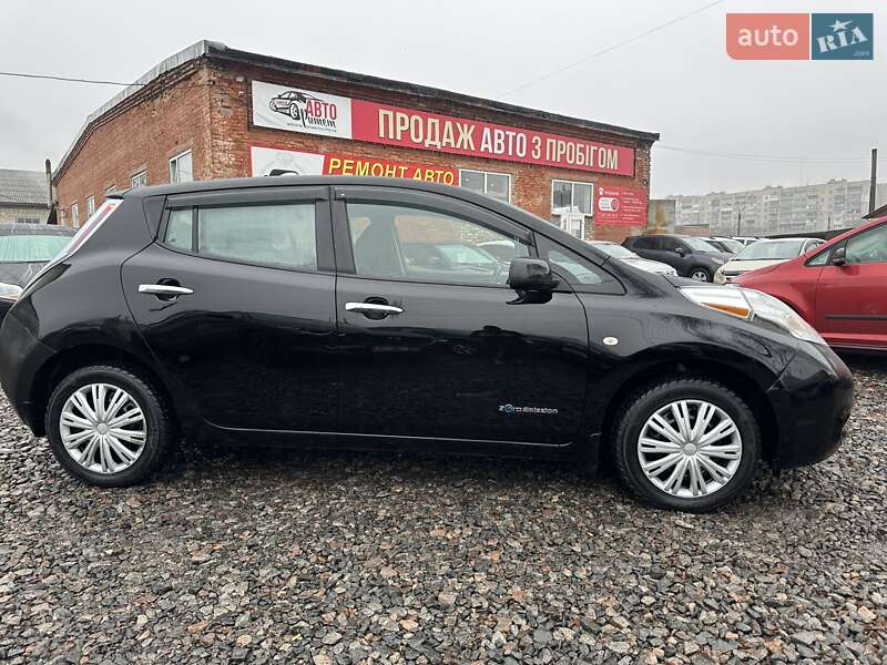 Хэтчбек Nissan Leaf 2013 в Смеле