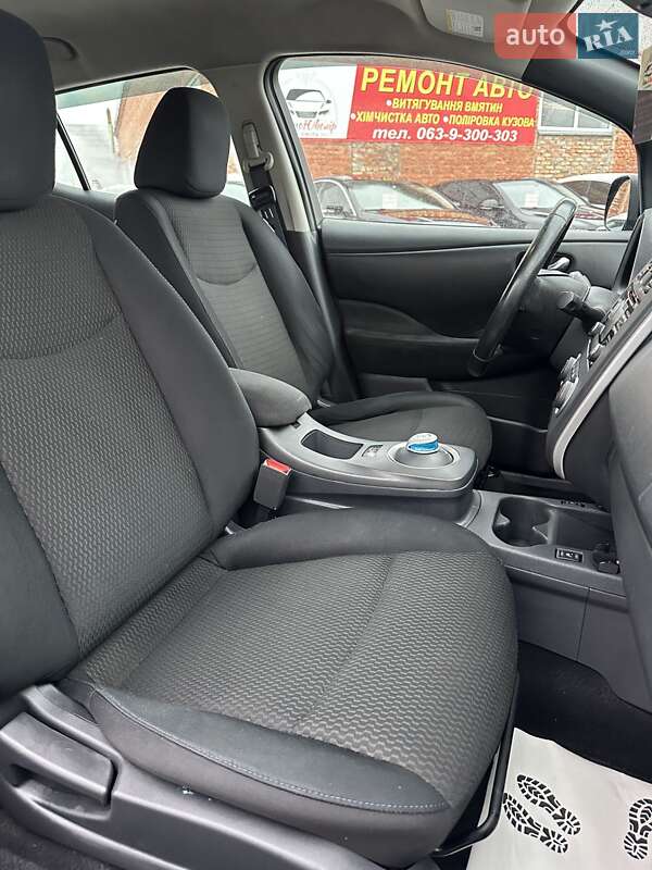 Хэтчбек Nissan Leaf 2013 в Смеле