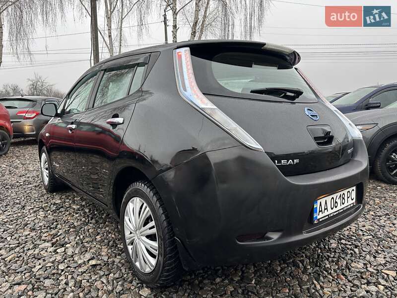 Хэтчбек Nissan Leaf 2013 в Смеле