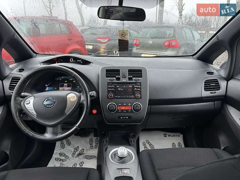 Хэтчбек Nissan Leaf 2013 в Смеле