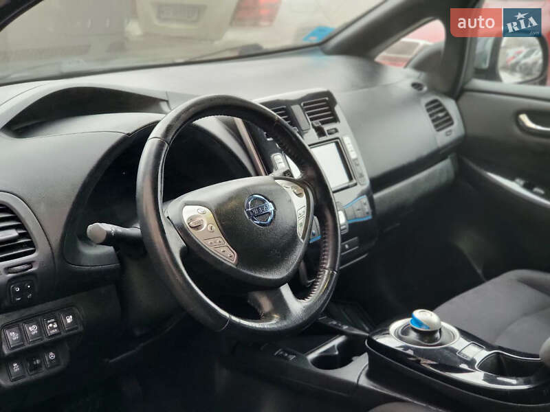 Хэтчбек Nissan Leaf 2014 в Киеве