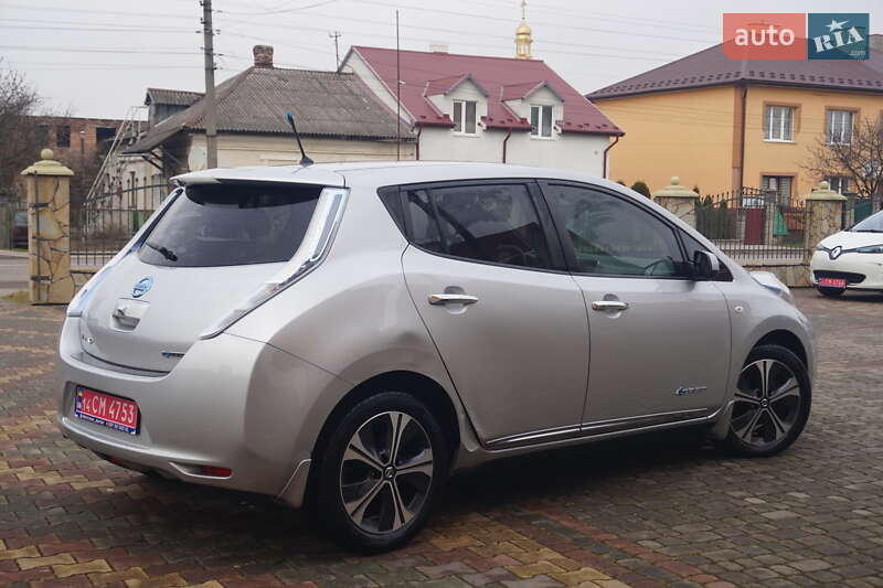 Хетчбек Nissan Leaf 2011 в Самборі фото 9 Хетчбек Nissan Leaf 2011 в Самборі