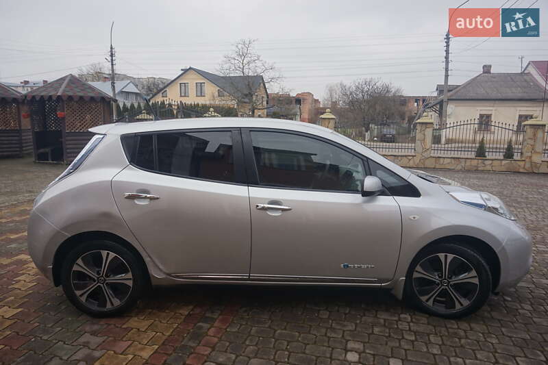 Хетчбек Nissan Leaf 2011 в Самборі фото 17 Хетчбек Nissan Leaf 2011 в Самборі