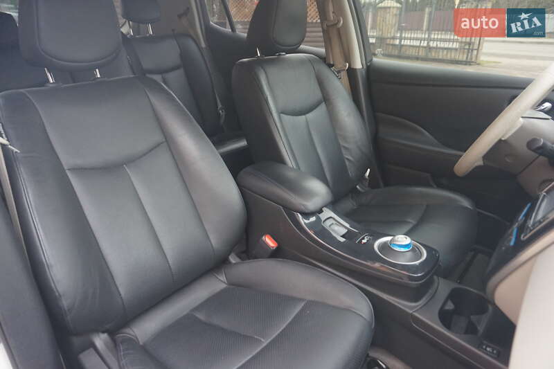 Хетчбек Nissan Leaf 2011 в Самборі фото 41 Хетчбек Nissan Leaf 2011 в Самборі