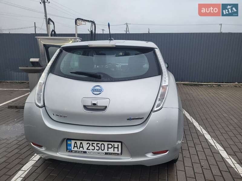 Хэтчбек Nissan Leaf 2014 в Киеве фото 2 Хэтчбек Nissan Leaf 2014 в Киеве