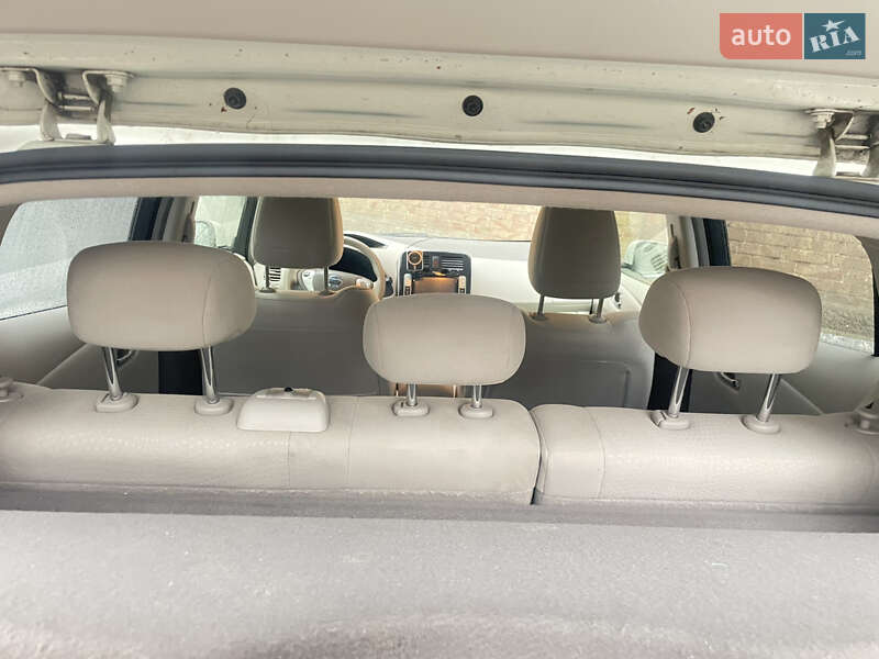 Хетчбек Nissan Leaf 2012 в Києві фото 17 Хетчбек Nissan Leaf 2012 в Києві