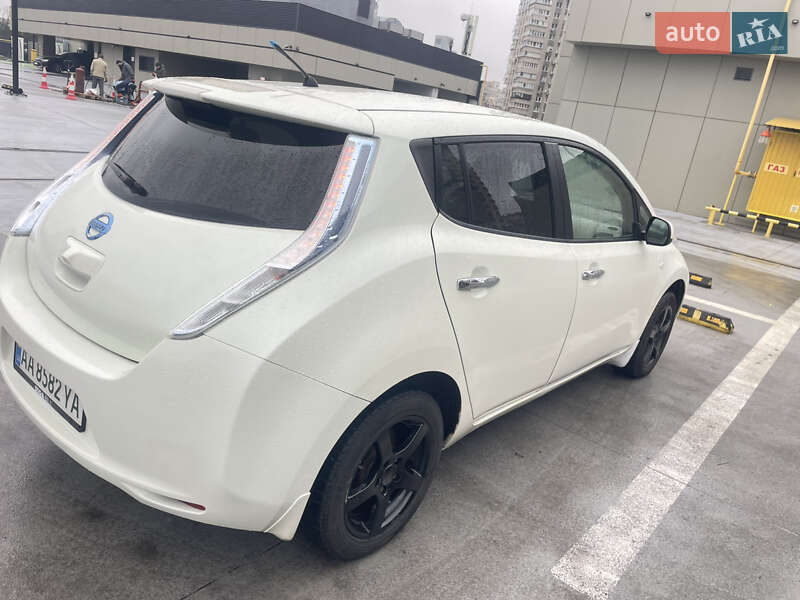 Хетчбек Nissan Leaf 2012 в Києві фото 26 Хетчбек Nissan Leaf 2012 в Києві