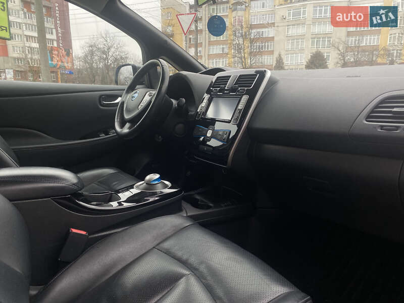 Хэтчбек Nissan Leaf 2014 в Ивано-Франковске