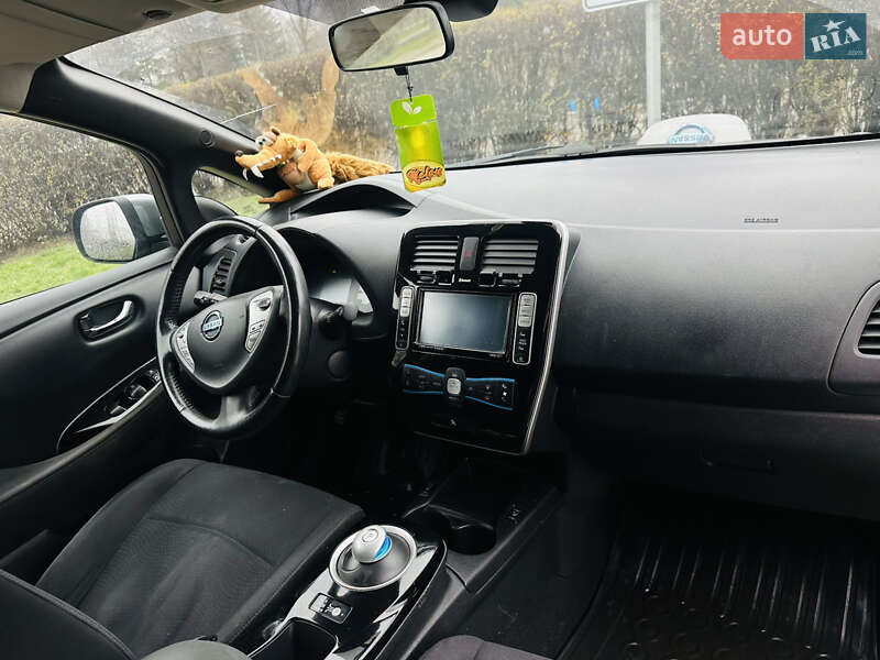 Хэтчбек Nissan Leaf 2014 в Каменском