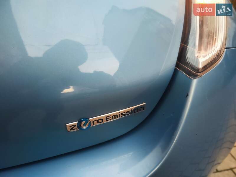 Хэтчбек Nissan Leaf 2016 в Львове