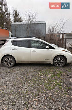 Хэтчбек Nissan Leaf 2015 в Житомире