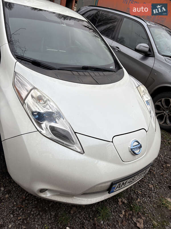 Хэтчбек Nissan Leaf 2015 в Житомире фото 5 Хэтчбек Nissan Leaf 2015 в Житомире