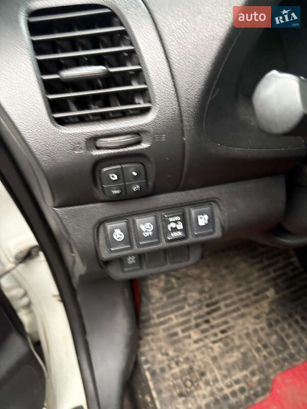 Хэтчбек Nissan Leaf 2015 в Житомире фото 21 Хэтчбек Nissan Leaf 2015 в Житомире