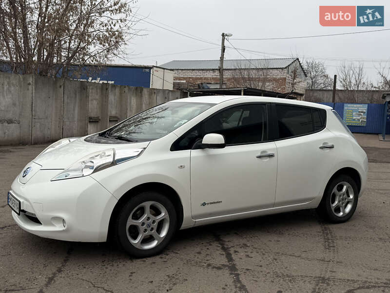 Хэтчбек Nissan Leaf 2014 в Сумах