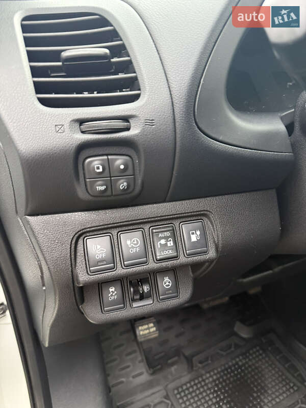 Хэтчбек Nissan Leaf 2014 в Сумах