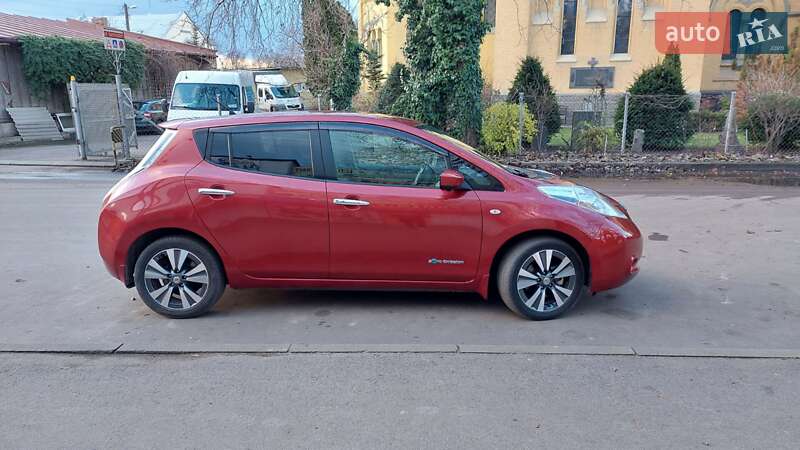 Хэтчбек Nissan Leaf 2015 в Фастове