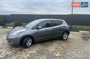 Хетчбек Nissan Leaf 2015 в Чернівцях