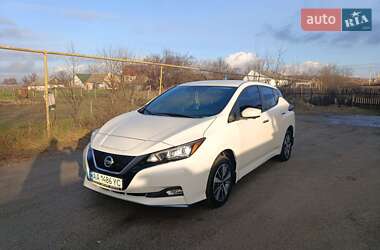Хэтчбек Nissan Leaf 2022 в Малине
