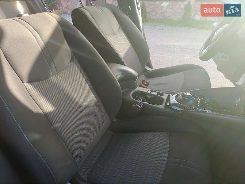 Хэтчбек Nissan Leaf 2022 в Малине