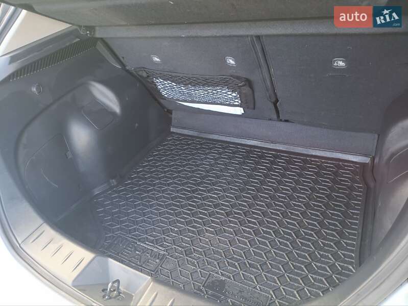 Хэтчбек Nissan Leaf 2022 в Малине