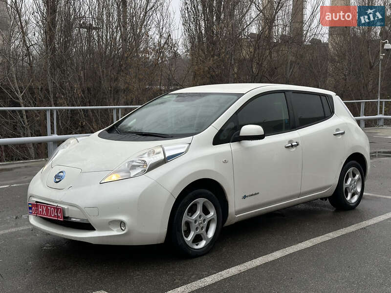 Хэтчбек Nissan Leaf 2017 в Киеве фото 10 Хэтчбек Nissan Leaf 2017 в Киеве
