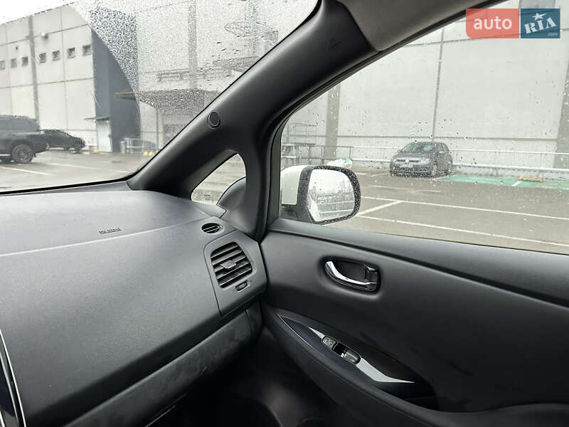 Хэтчбек Nissan Leaf 2017 в Киеве фото 28 Хэтчбек Nissan Leaf 2017 в Киеве