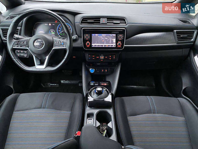 Хэтчбек Nissan Leaf 2018 в Львове