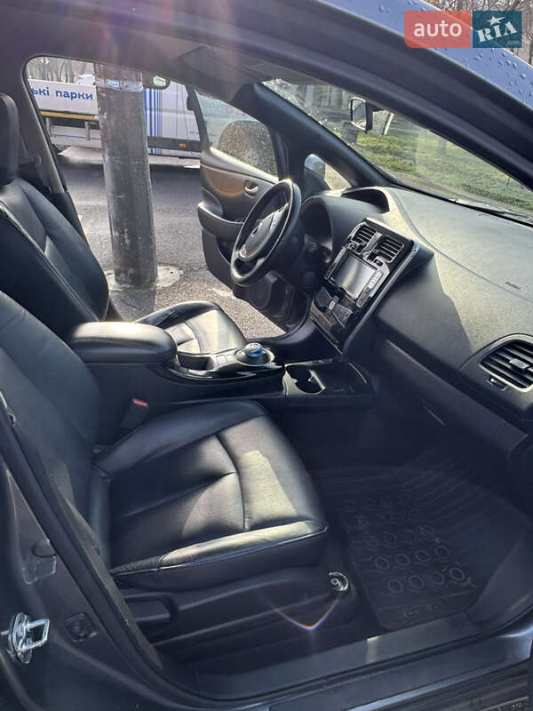 Хэтчбек Nissan Leaf 2017 в Николаеве