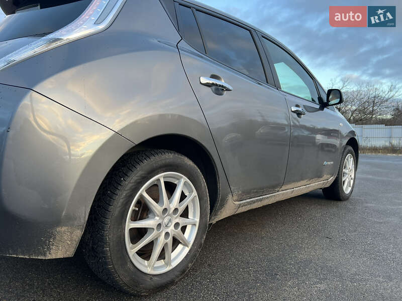 Хэтчбек Nissan Leaf 2016 в Харькове