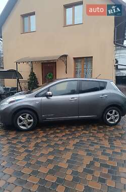Хэтчбек Nissan Leaf 2015 в Ровно