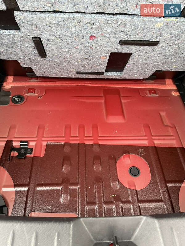 Хэтчбек Nissan Leaf 2020 в Переяславе