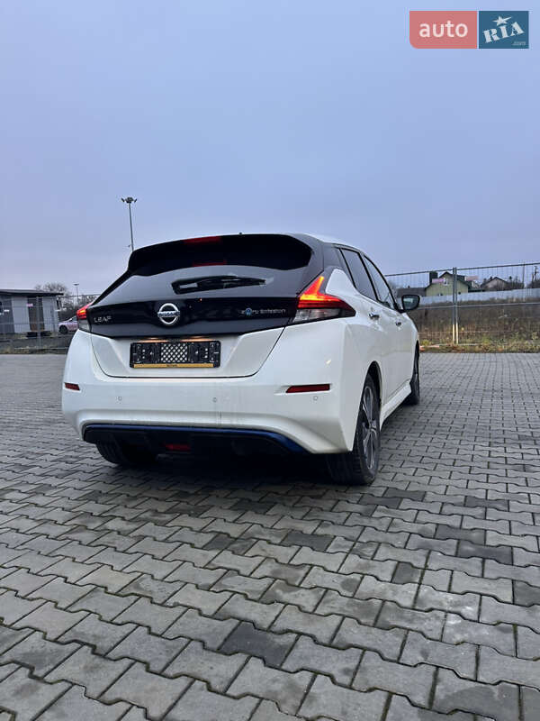 Хэтчбек Nissan Leaf 2020 в Староконстантинове