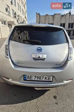 Хетчбек Nissan Leaf 2013 в Дніпрі