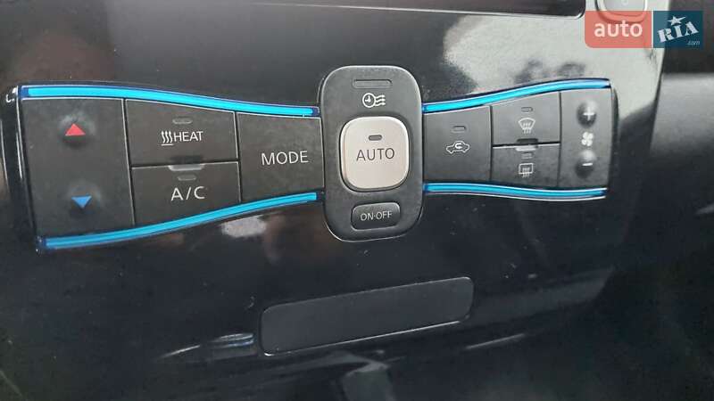 Хэтчбек Nissan Leaf 2015 в Фастове