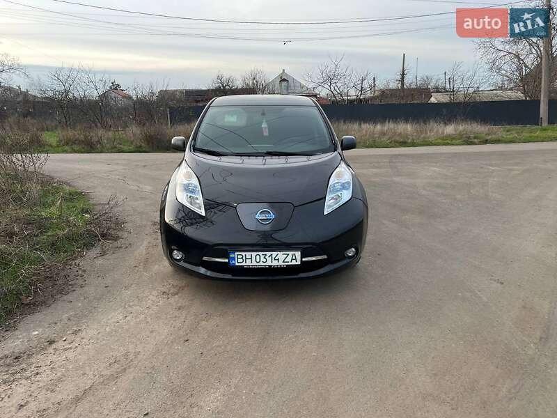 Хэтчбек Nissan Leaf 2013 в Одессе