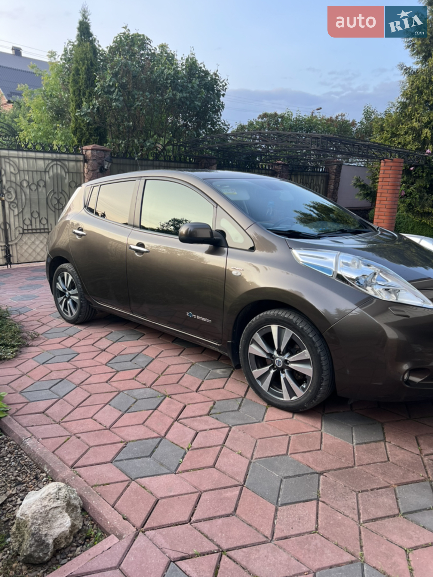 2017 Nissan Leaf - мініатюра 2