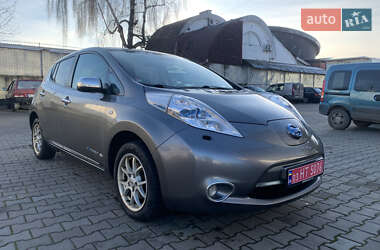 Хэтчбек Nissan Leaf 2014 в Луцке