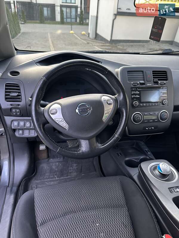 Хэтчбек Nissan Leaf 2015 в Черновцах